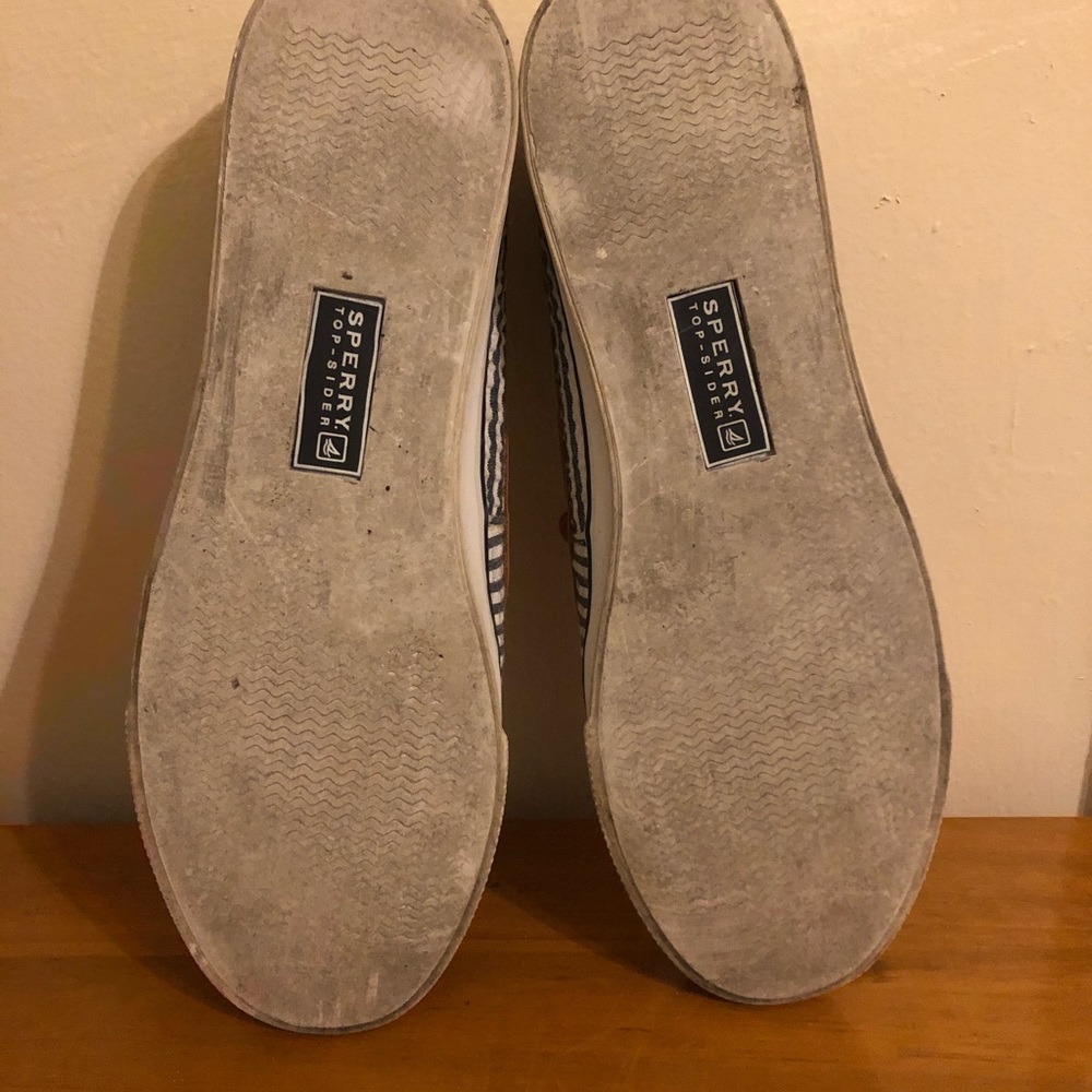 Tan Sperry’s - Picture 4 of 5